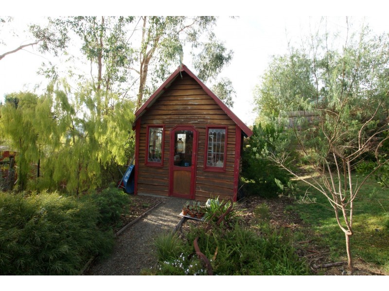 11 Hilltop Rise, Launching Place VIC 3139