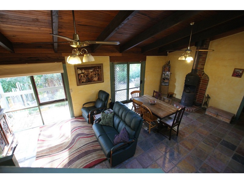 11 Hilltop Rise, Launching Place VIC 3139