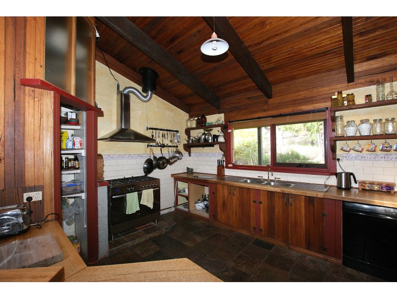 11 Hilltop Rise, Launching Place VIC 3139