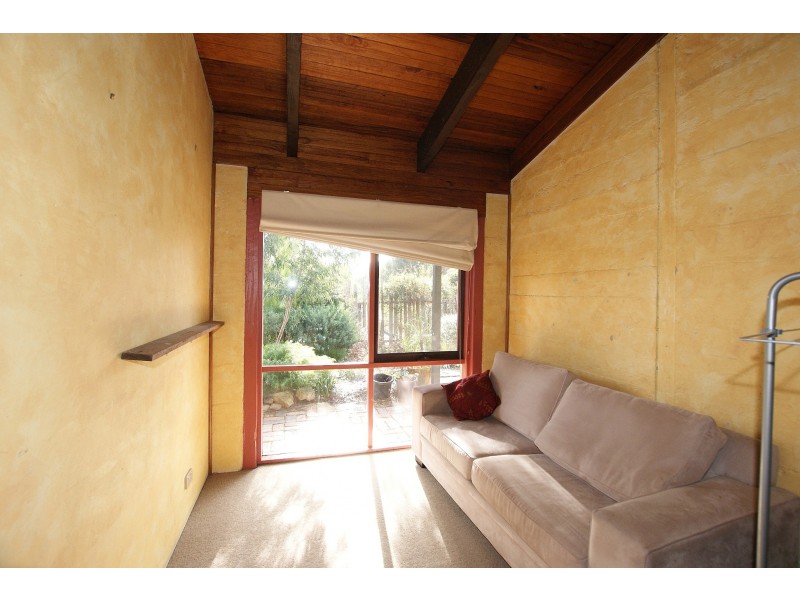 11 Hilltop Rise, Launching Place VIC 3139