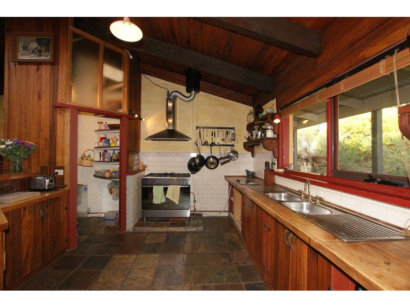 11 Hilltop Rise, Launching Place VIC 3139