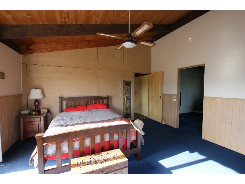 11 Hilltop Rise, Launching Place VIC 3139