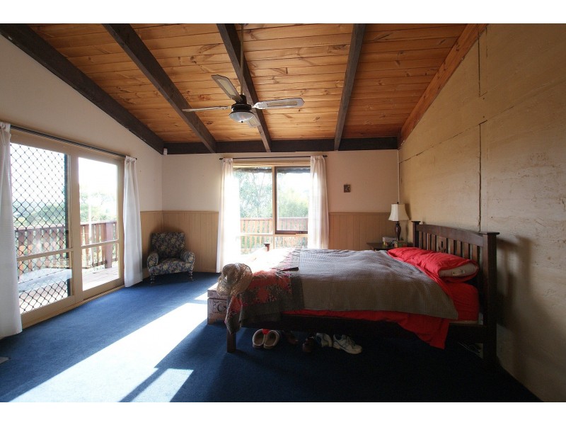 11 Hilltop Rise, Launching Place VIC 3139