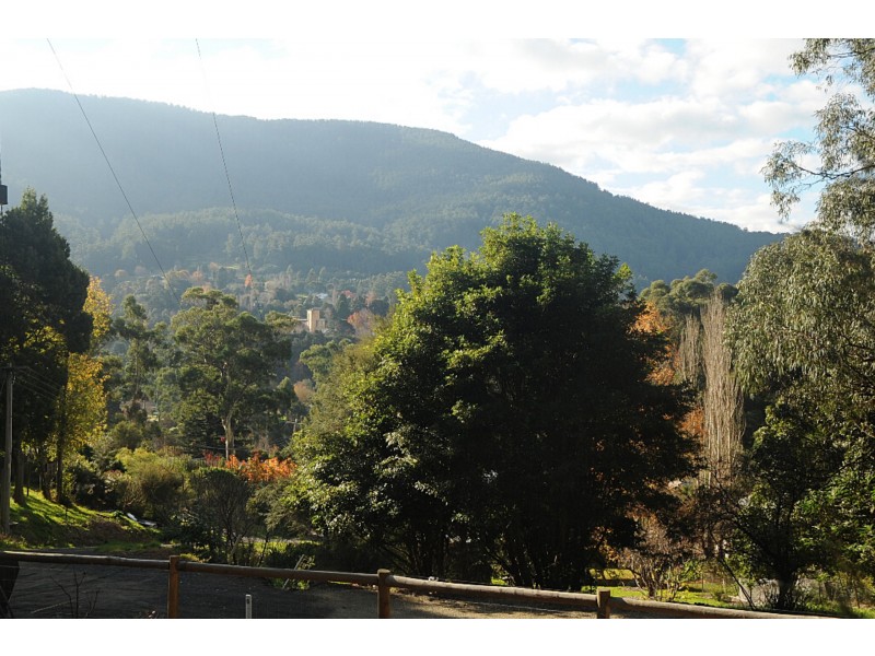 28 Lithgow Avenue, Warburton VIC 3799