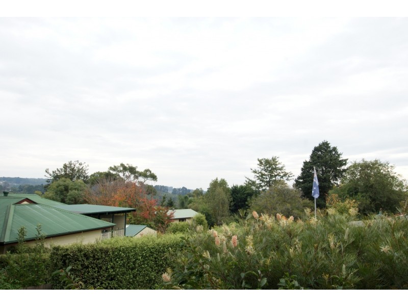 7 Railway Parade, Wandin North VIC 3139