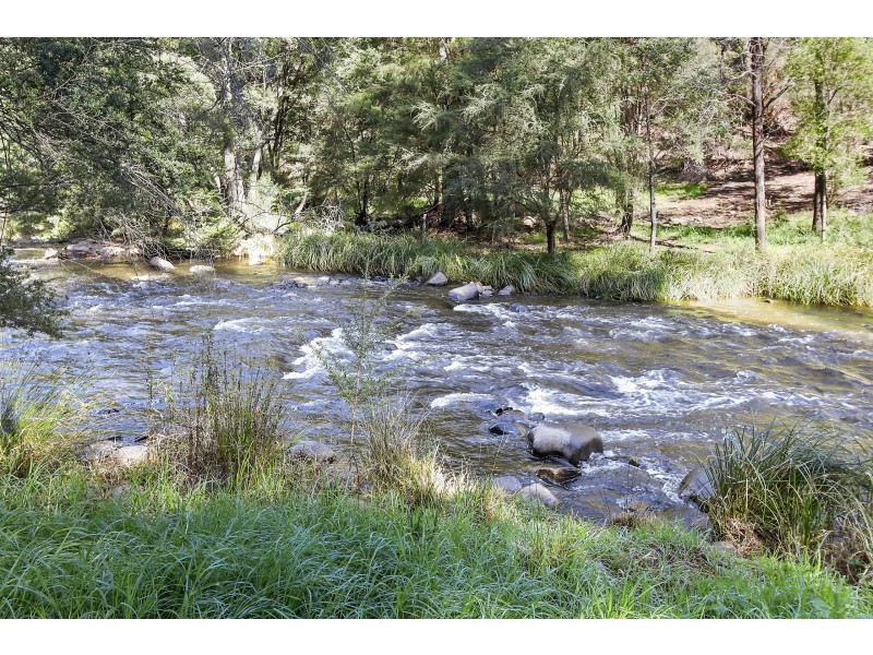 1 Lincoln Road, Warburton VIC 3799