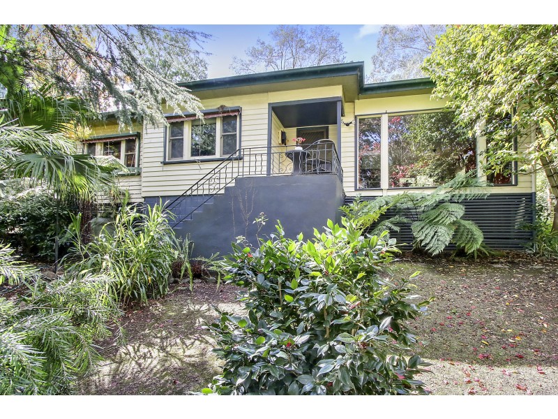 1 Lincoln Road, Warburton VIC 3799