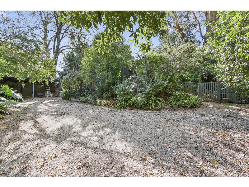 1 Lincoln Road, Warburton VIC 3799