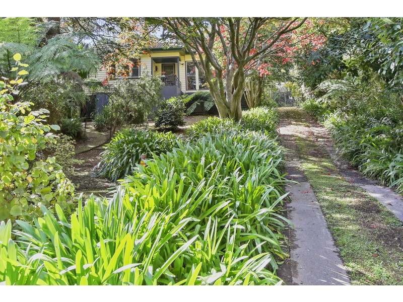 1 Lincoln Road, Warburton VIC 3799
