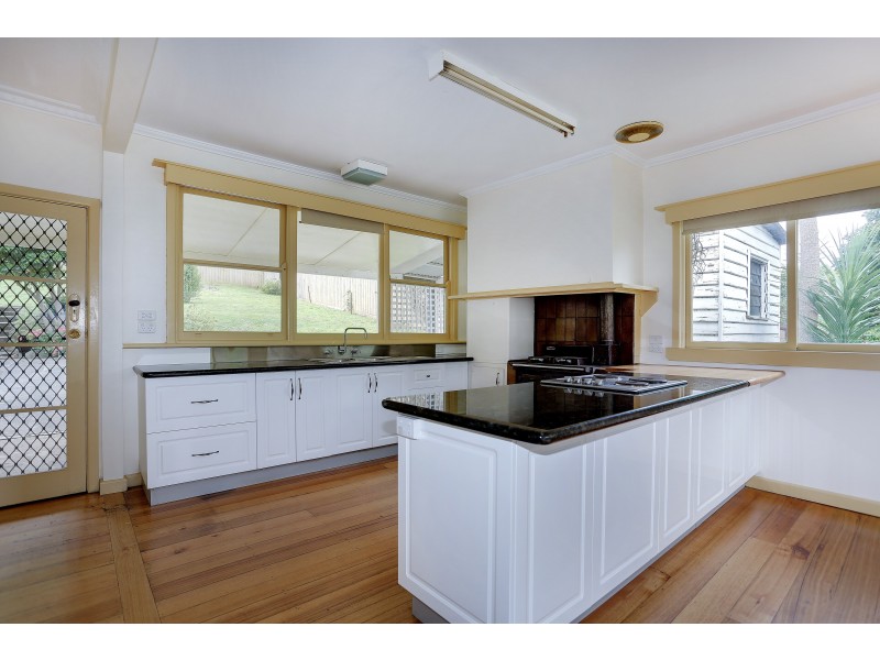 9 Richards Road, Warburton VIC 3799