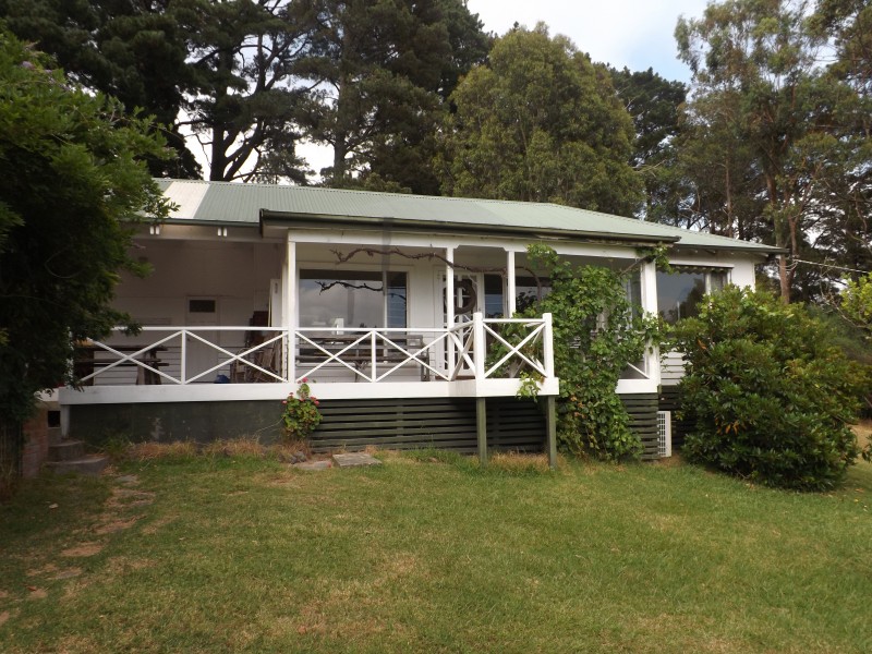 65* Gardenhill Road, Launching Place VIC 3139