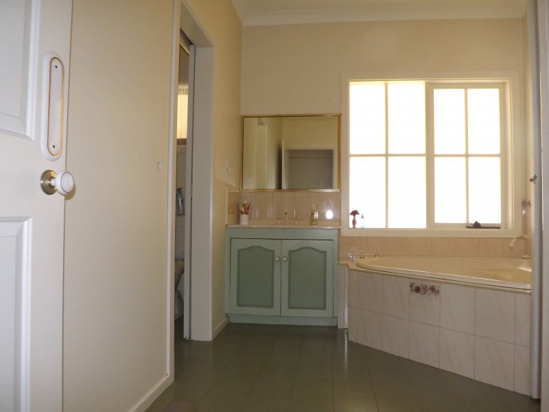 6 Balmoral Avenue, Wesburn VIC 3799