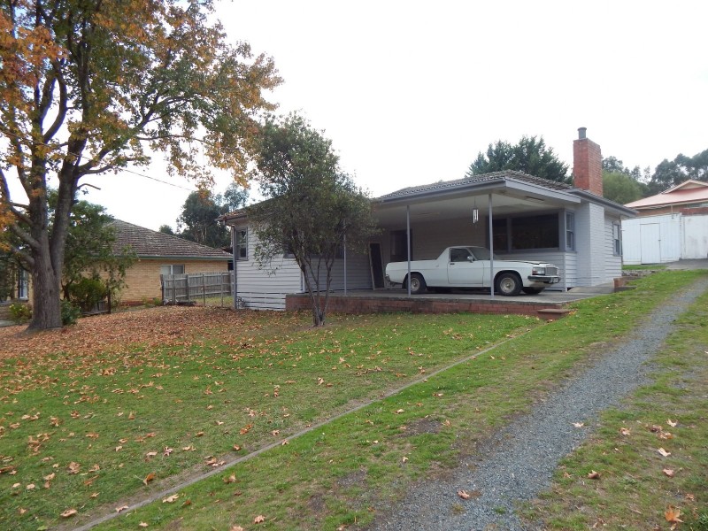 19 Monbulk-Seville Road, Seville VIC 3139