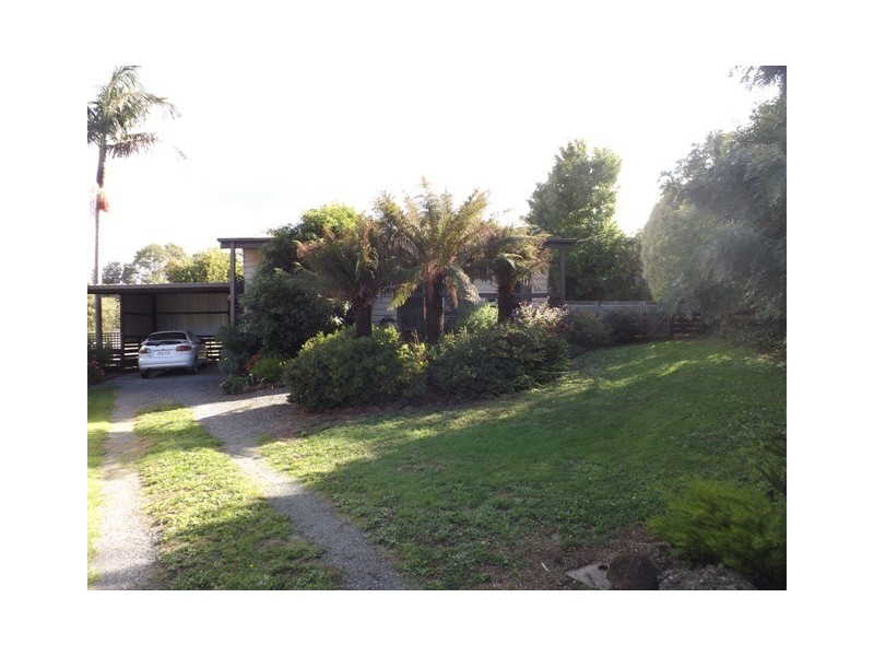 1 Pierre Court, Millgrove VIC 3799