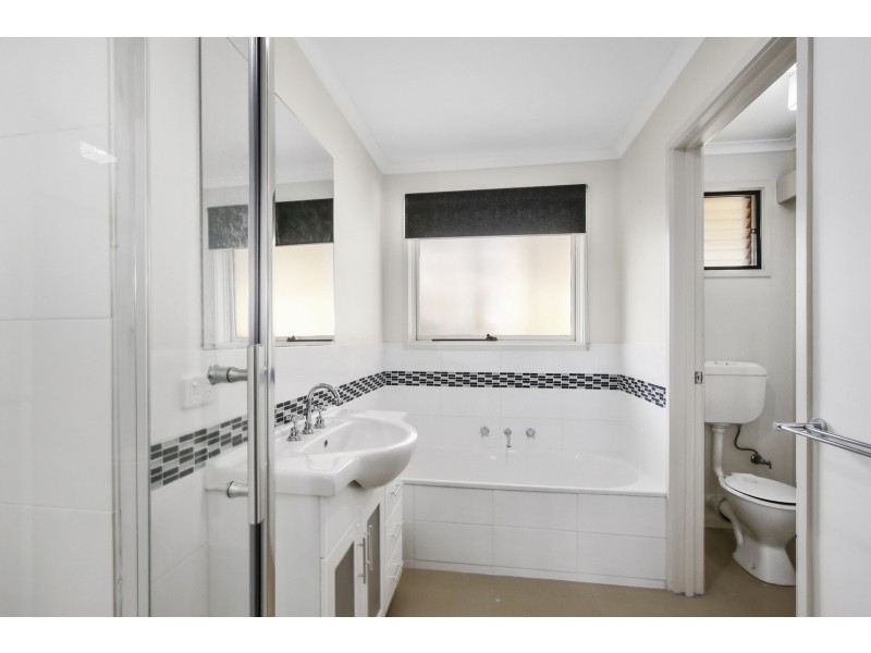 1/9 Elamo Road, Healesville VIC 3777