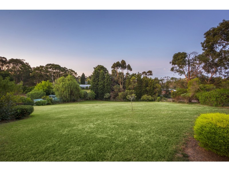 9 Anglemere Crescent, Donvale VIC 3111