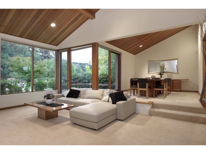 9 Anglemere Crescent, Donvale VIC 3111