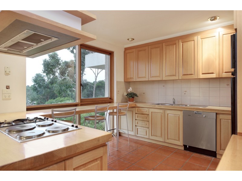 9 Anglemere Crescent, Donvale VIC 3111