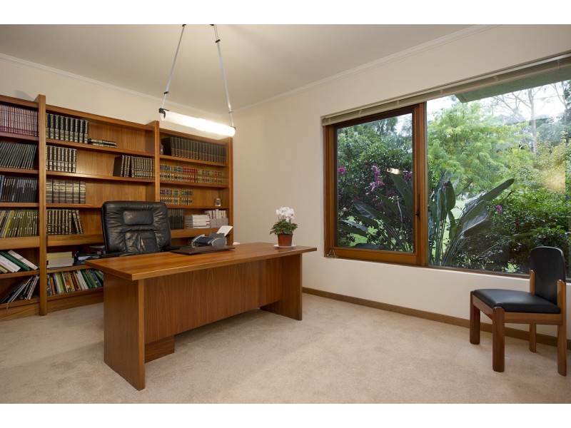 9 Anglemere Crescent, Donvale VIC 3111