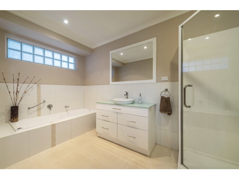 4 Hay Court, Doncaster East VIC 3109