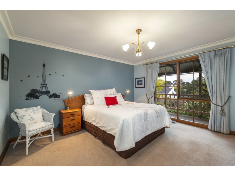 4 Hay Court, Doncaster East VIC 3109