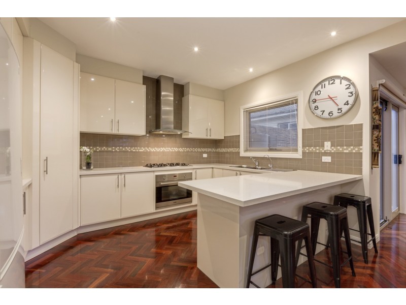 2/15 Beverley Street, Doncaster East VIC 3109