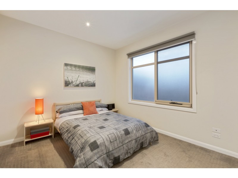 2/15 Beverley Street, Doncaster East VIC 3109