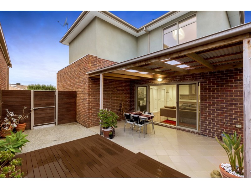 2/15 Beverley Street, Doncaster East VIC 3109