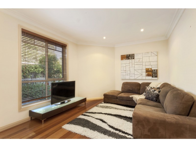 2/15 Kingsnorth Street, Doncaster VIC 3108