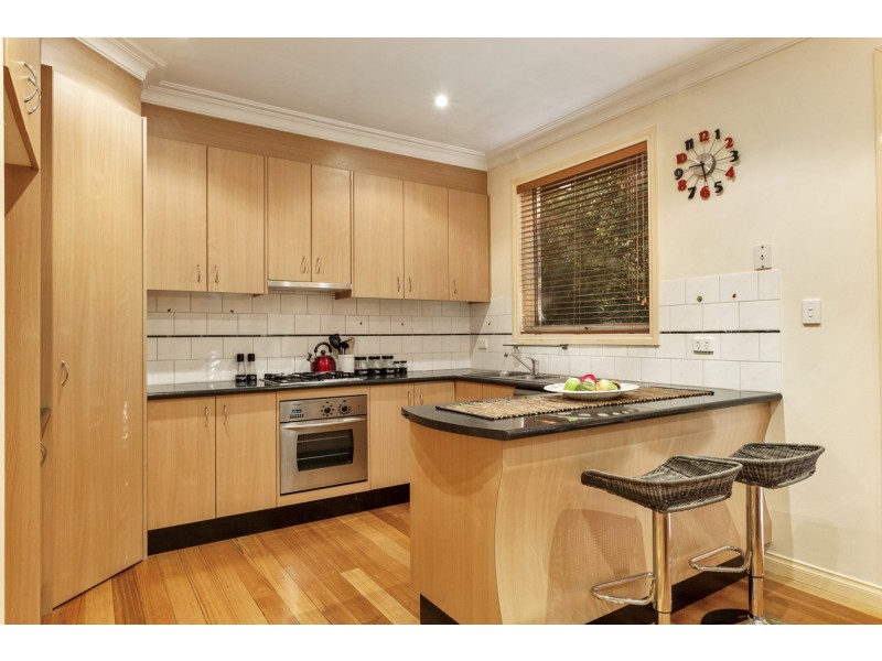 2/15 Kingsnorth Street, Doncaster VIC 3108