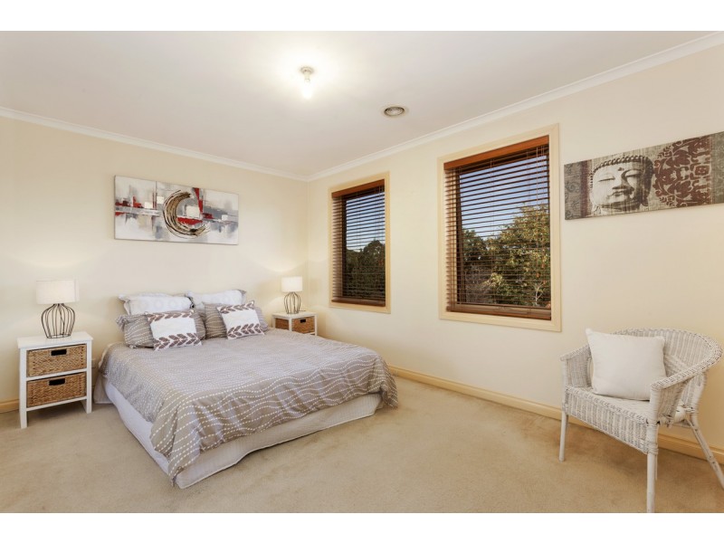 2/15 Kingsnorth Street, Doncaster VIC 3108
