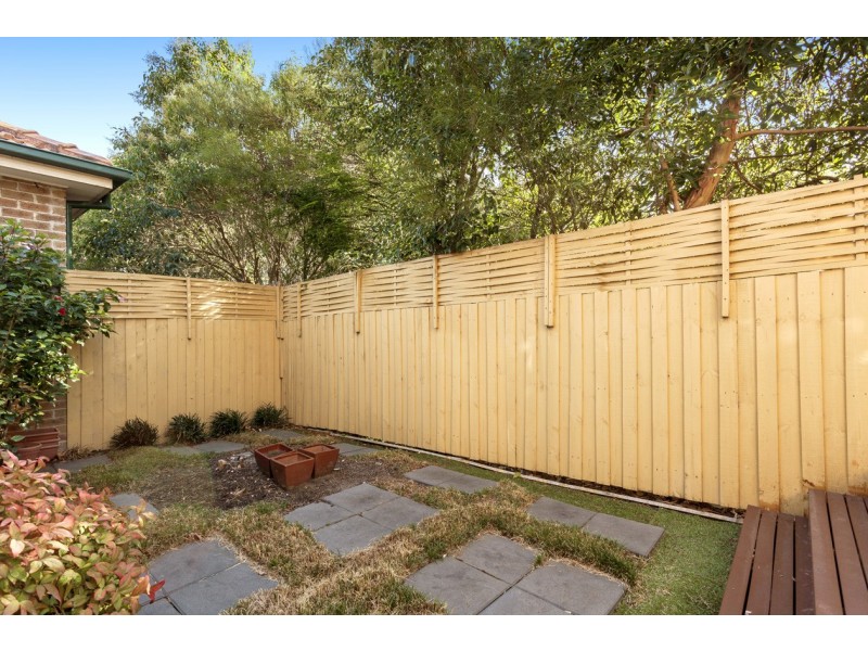2/15 Kingsnorth Street, Doncaster VIC 3108
