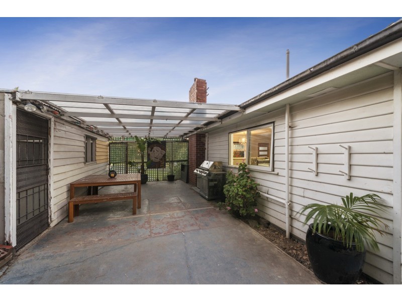 17 Ash Grove, Montrose VIC 3765