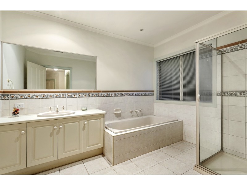 46 Nangathan Way, Croydon North VIC 3136