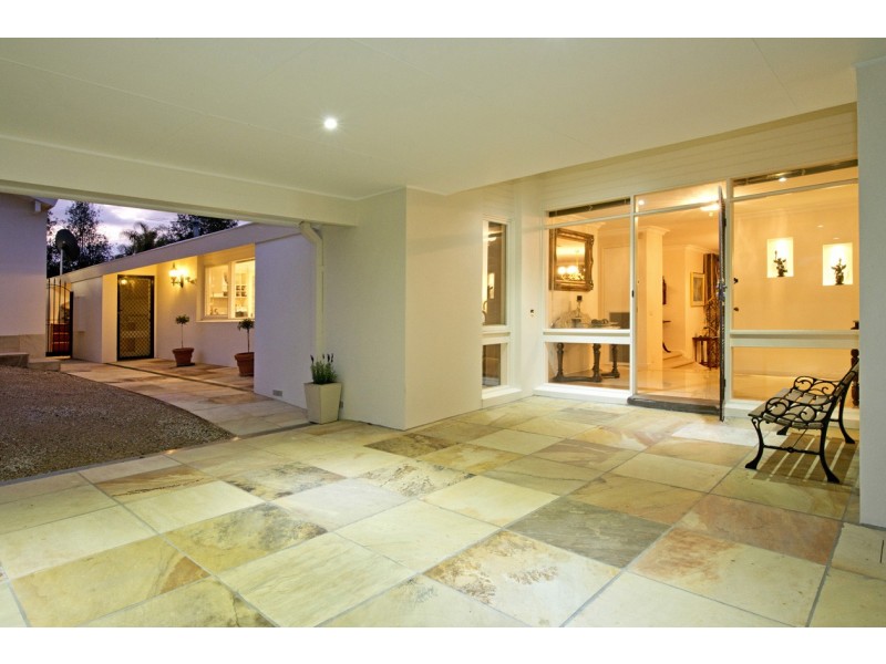 8 Pinewood Drive, Templestowe VIC 3106