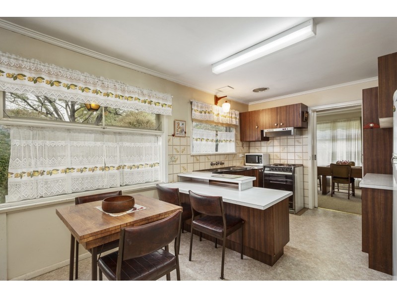 19 Aminga Avenue, Doncaster East VIC 3109