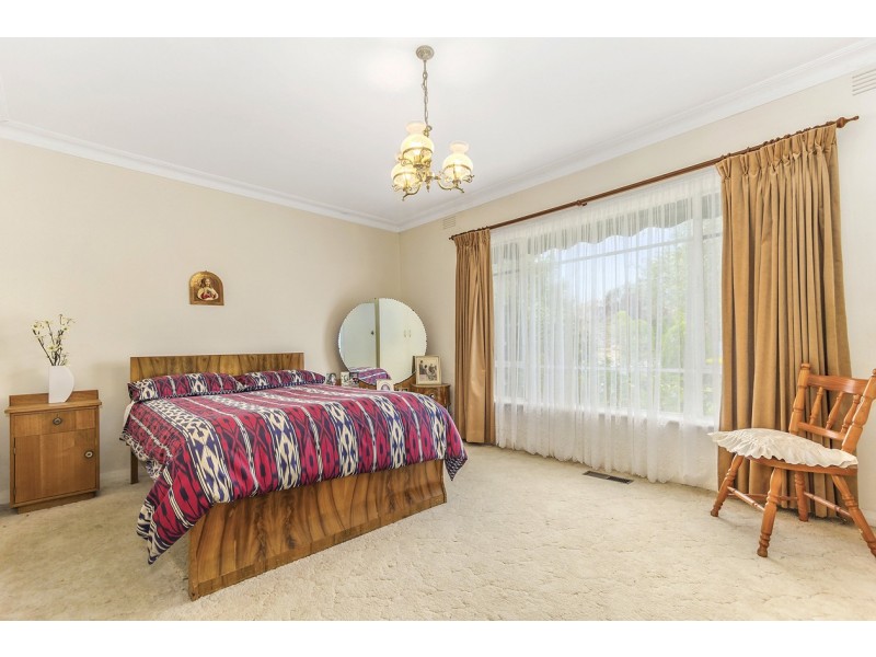 17 Dorothy Street, Burwood East VIC 3151
