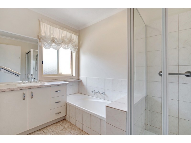 2/16 Sundew Avenue, Boronia VIC 3155