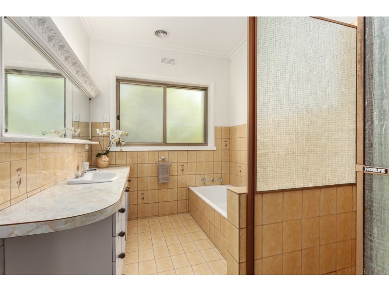 11 Kingsnorth Street, Doncaster VIC 3108