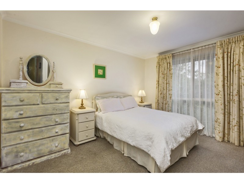 2/15 Paula Crescent, Doncaster East VIC 3109