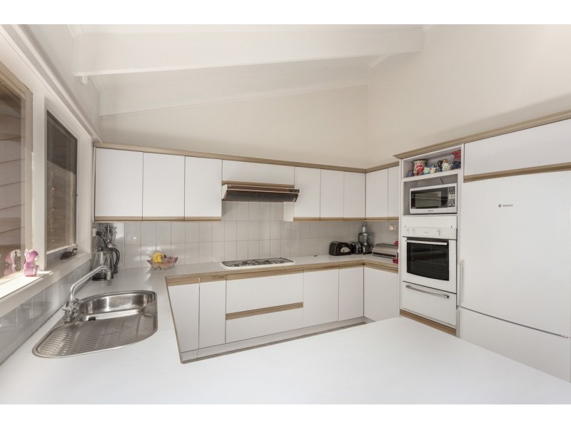 2/33 Wooddale Grove, Donvale VIC 3111