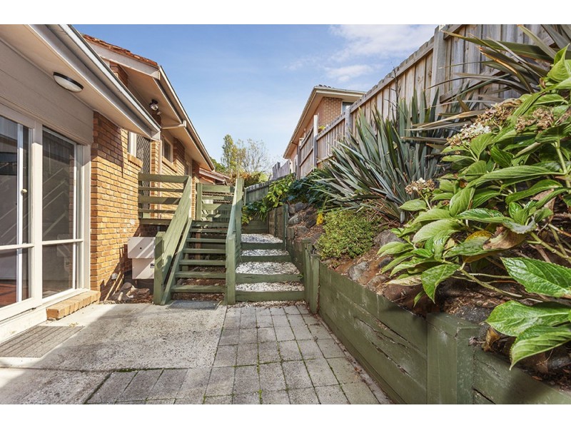 2/33 Wooddale Grove, Donvale VIC 3111