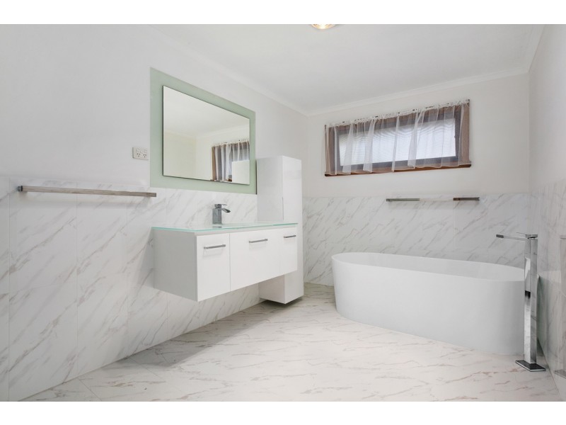 22 Woorarra Avenue, Doncaster East VIC 3109