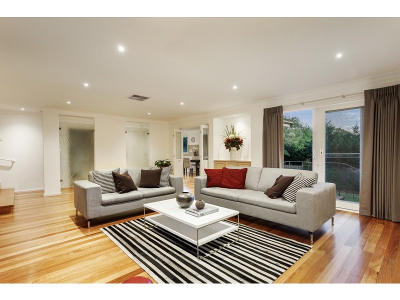 6 Darrandaul Drive, Bulleen VIC 3105