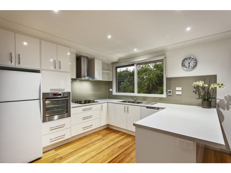 6 Darrandaul Drive, Bulleen VIC 3105