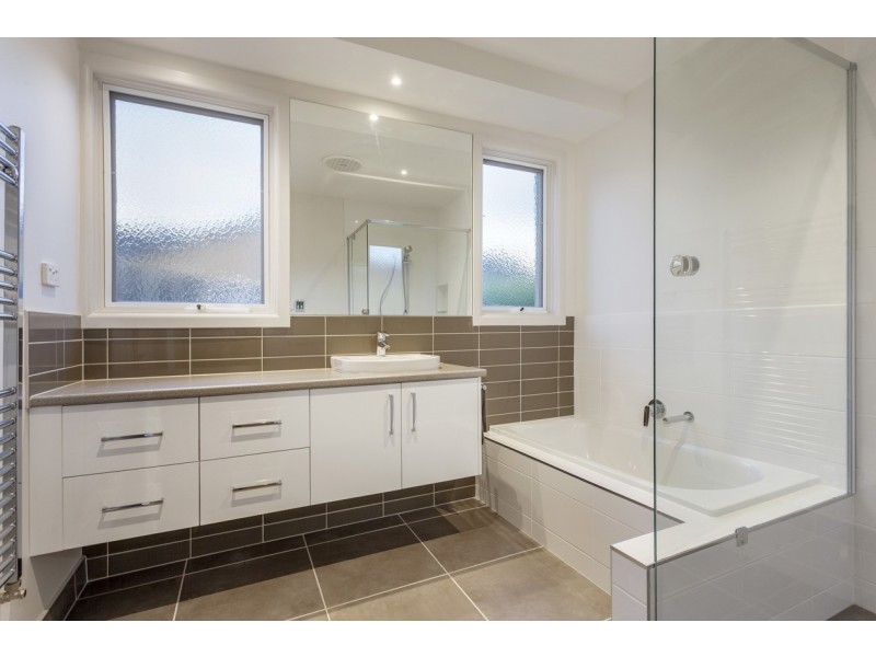 6 Darrandaul Drive, Bulleen VIC 3105