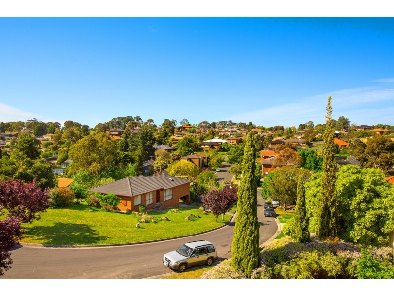 4 Darren Rise, Doncaster East VIC 3109