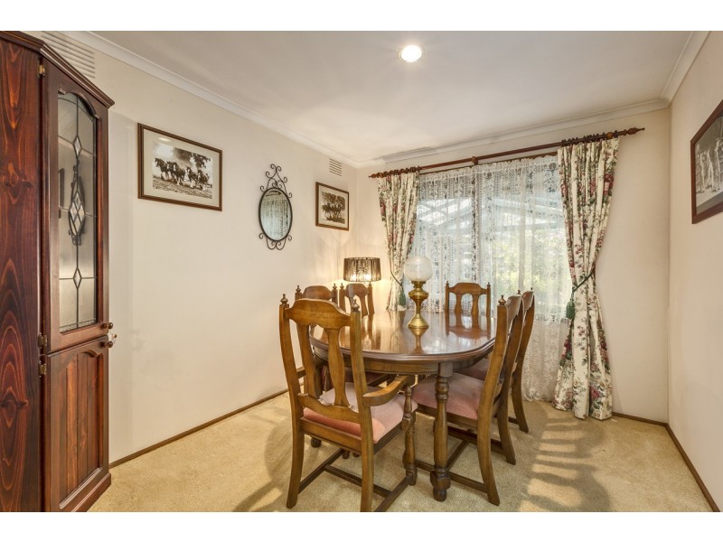 33 Huntingdon Avenue, Bayswater North VIC 3153