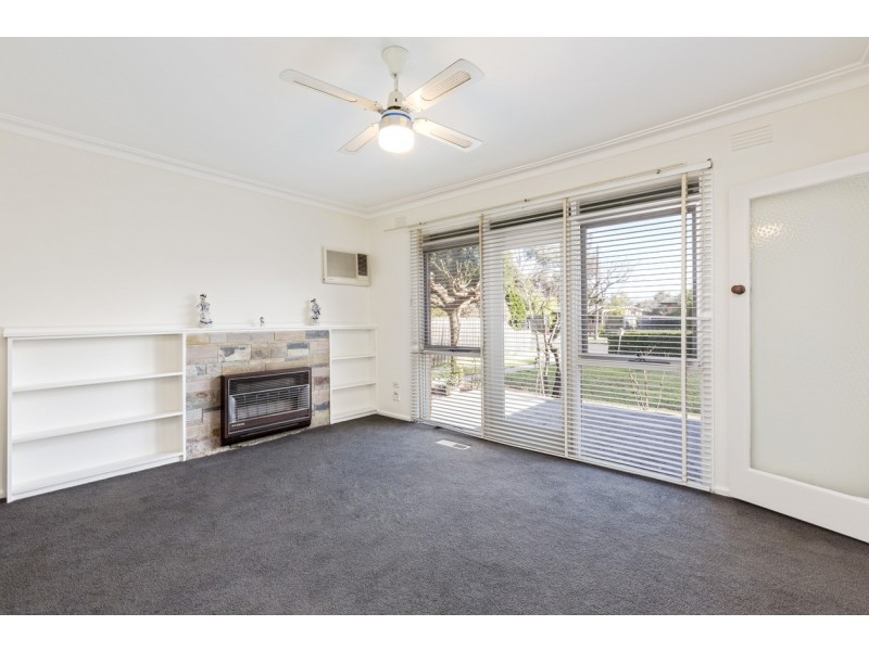 27 Highview Grove, Burwood East VIC 3151