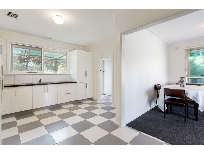 27 Highview Grove, Burwood East VIC 3151